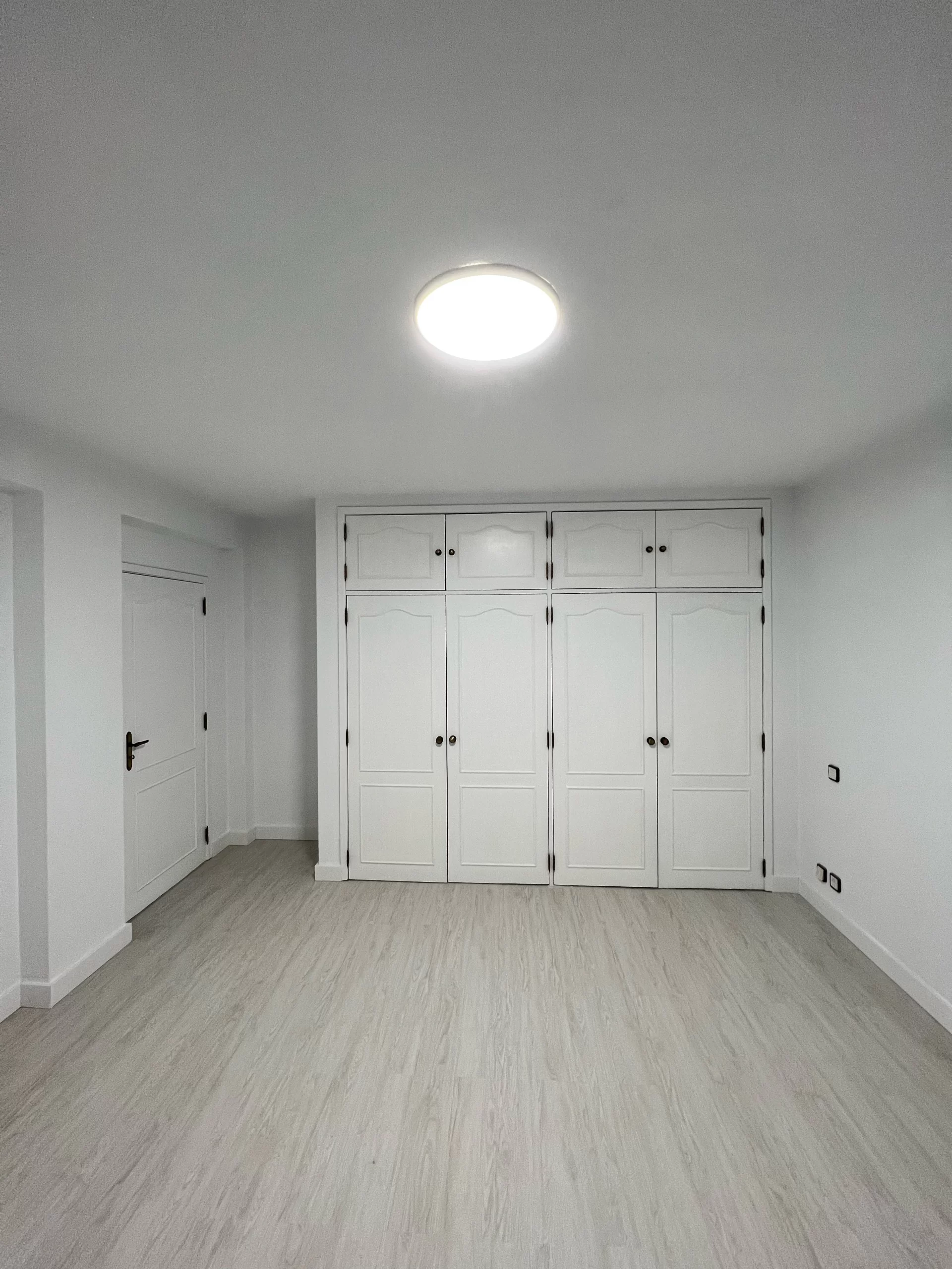 Remodelação armário, pintura, instalação piso - Leiria